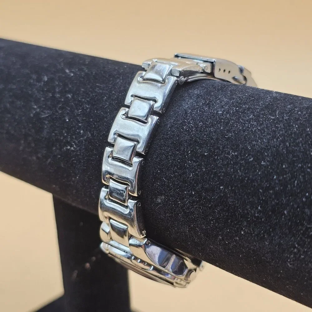 Vintage Rumours Silver Tone Women's Bracelet Watch Pink Dial Quartz New Battery